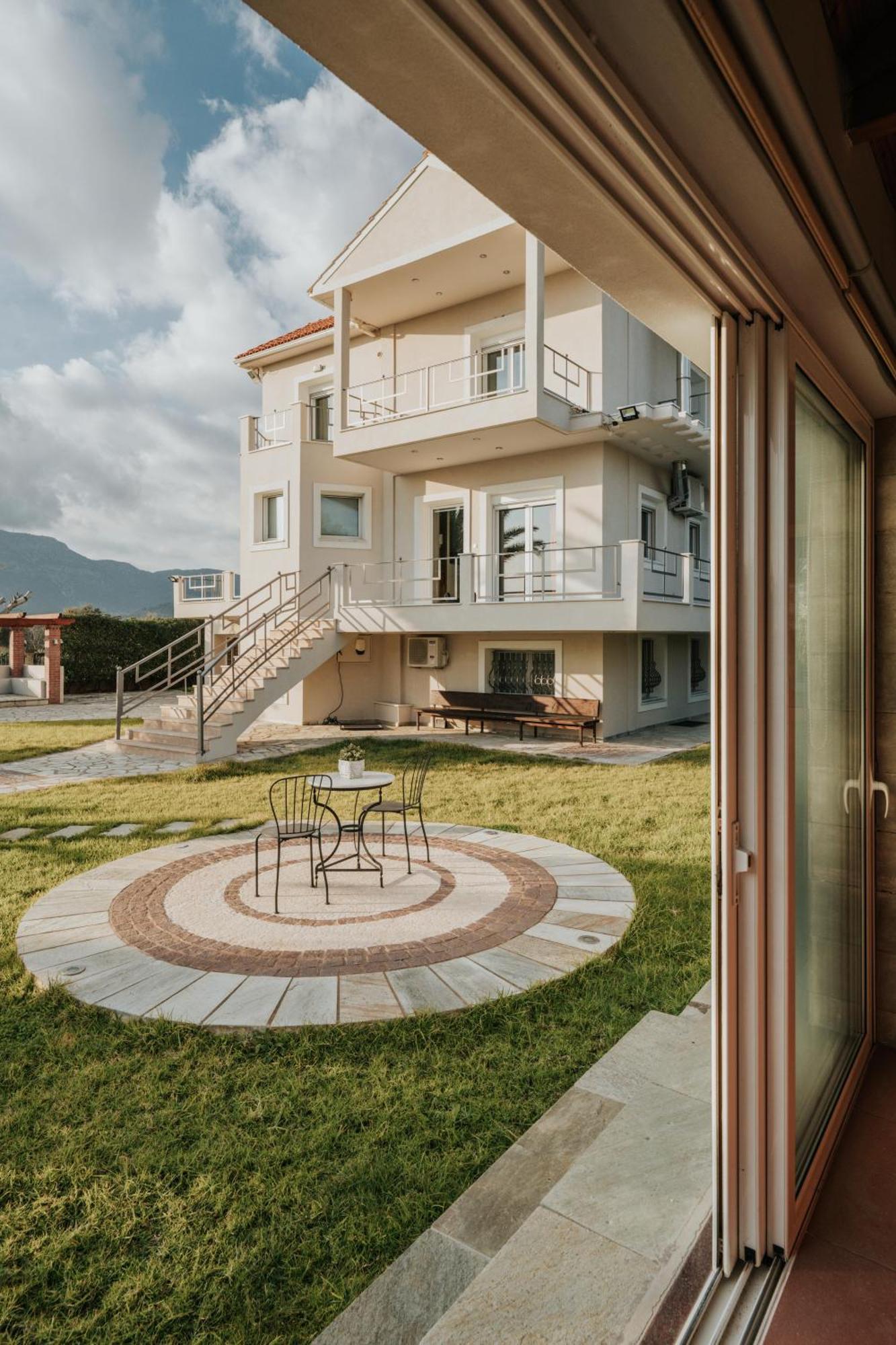 Ponte Suites Antirrio Exterior photo